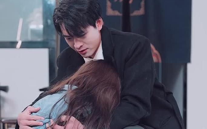 三个哥哥上门，离婚妻竟是豪门千金高清在线观看_三个哥哥上门，离婚妻竟是豪门千金全集免费播放_反转爽剧 - 星影汇